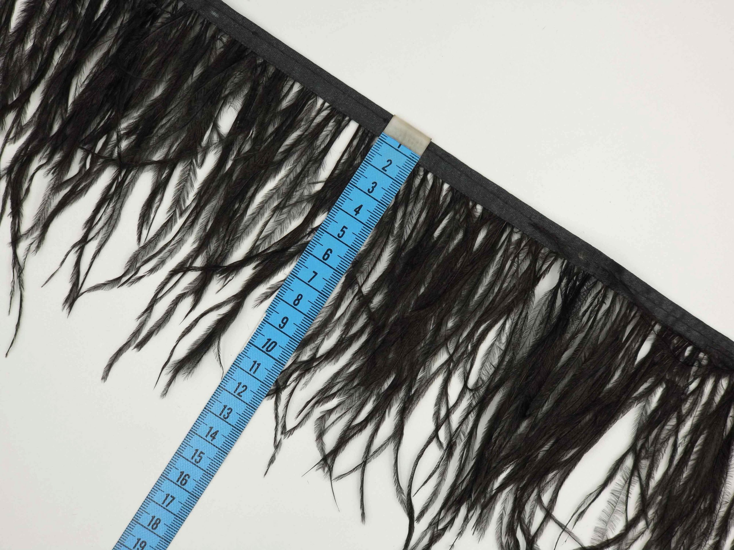 banda-pene-negre-scaled-1.jpg Banda din pene, negre, aplicare prin coasere, 14cm - imagine 1