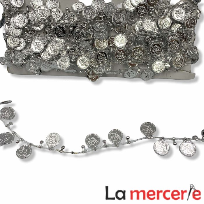 Lant banuti argintii din plastic pe fir - imagine 1